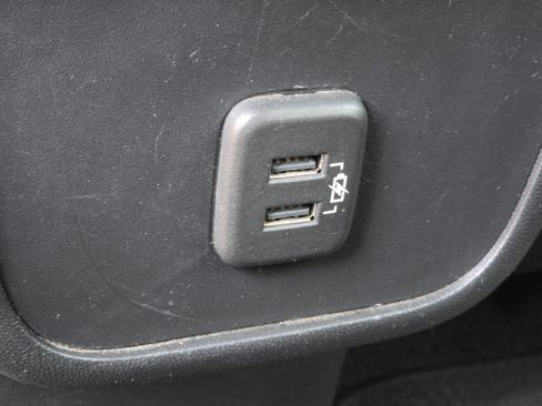 Used 2019 Chevrolet Equinox LS FWD image 12