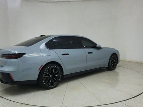 Used 2024 BMW 740i xDrive w/ Premium Package image 76