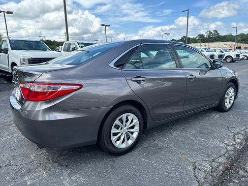 Used 2017 Toyota Camry LE FWD image 7