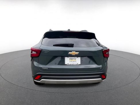 Used 2025 Chevrolet Trax LT image 12