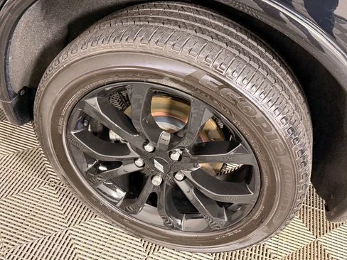Used 2019 Dodge Durango GT w/ Blacktop Package AWD/4WD image 11