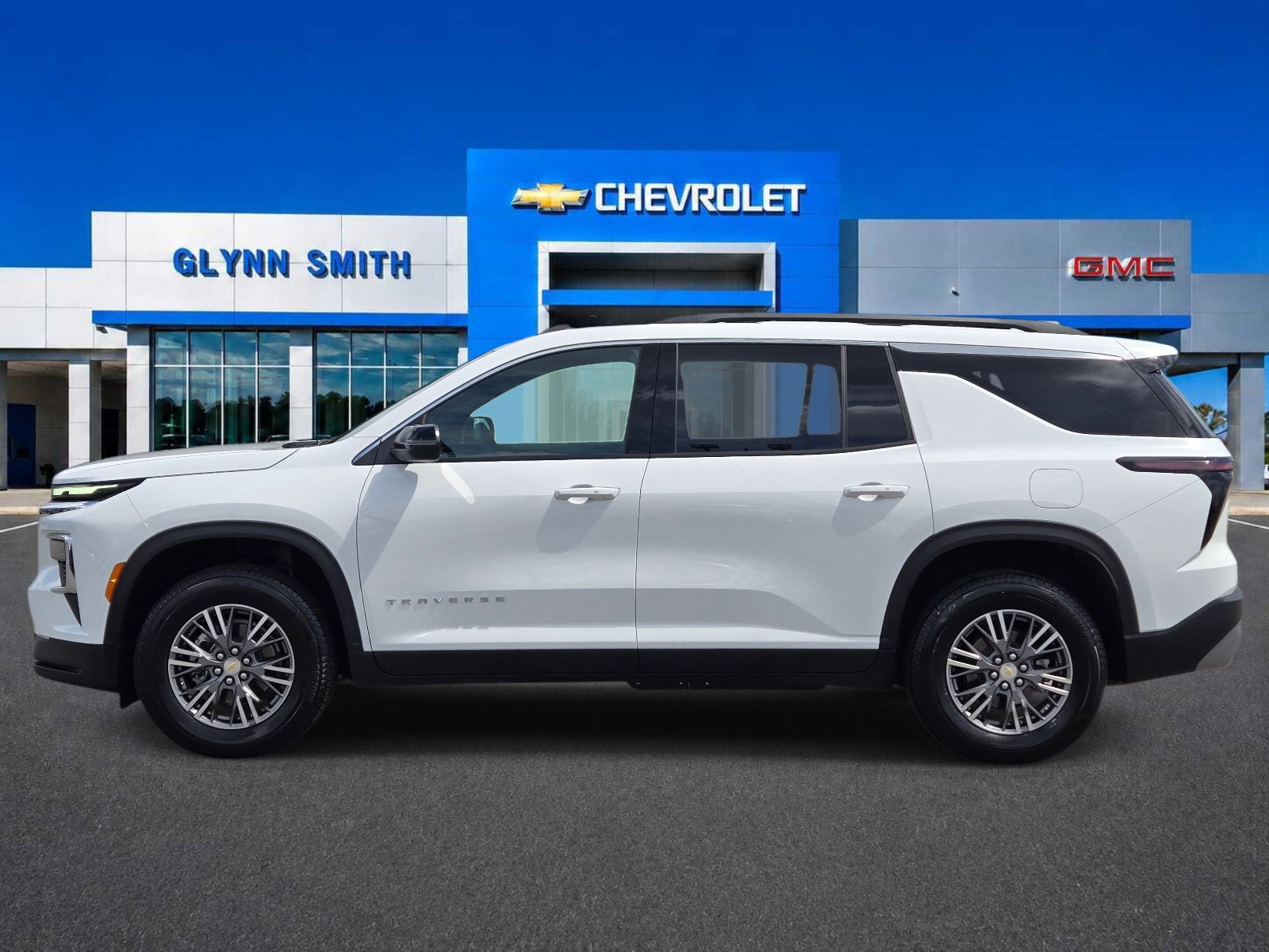 Used 2026 Chevrolet Traverse LT FWD image 12