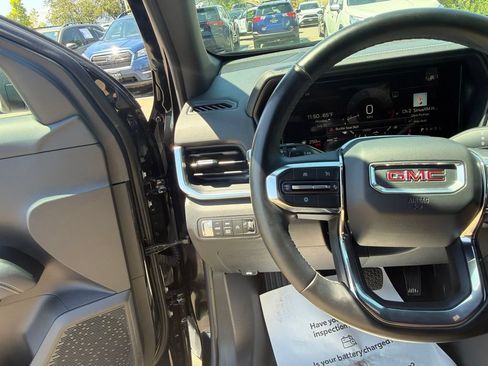 Used 2025 GMC Terrain Elevation AWD/4WD image 24