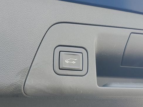 Certified 2023 Buick Envision Essence AWD/4WD image 9
