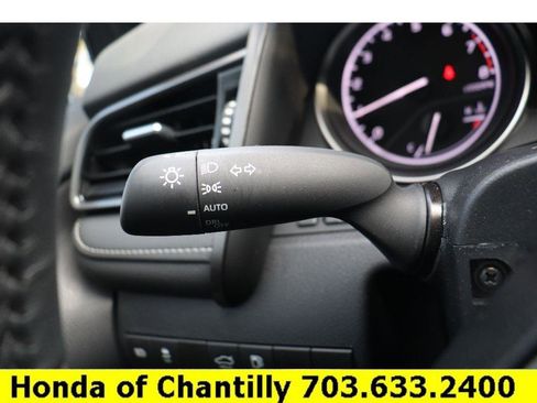 Used 2024 Toyota Camry SE image 10