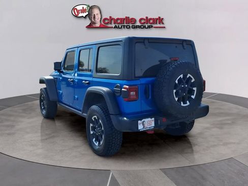 Used 2025 Jeep Wrangler Unlimited Rubicon image 3