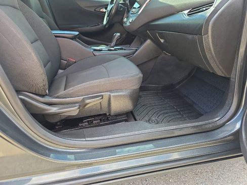 Used 2016 Chevrolet Malibu LT image 39