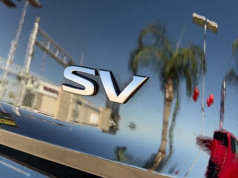 Used 2024 Nissan Rogue SV FWD image 8