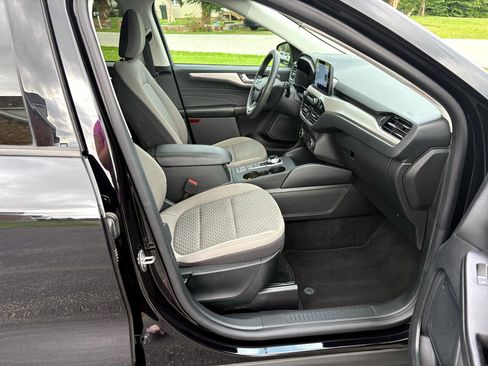 Used 2021 Ford Escape SE image 21