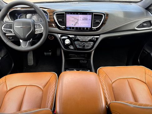Certified 2022 Chrysler Pacifica Pinnacle FWD image 21