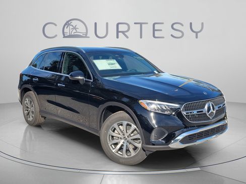 Certified 2026 Mercedes-Benz GLC 300 image 4