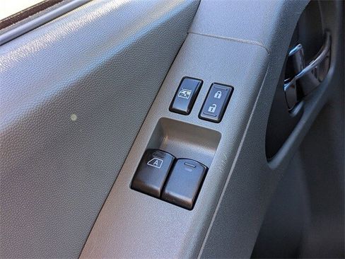 Used 2021 Nissan Frontier S image 24