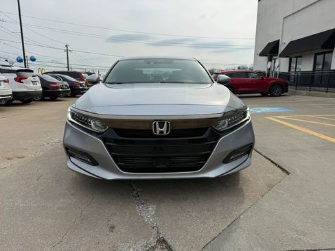 Used 2019 Honda Accord Sport image 4