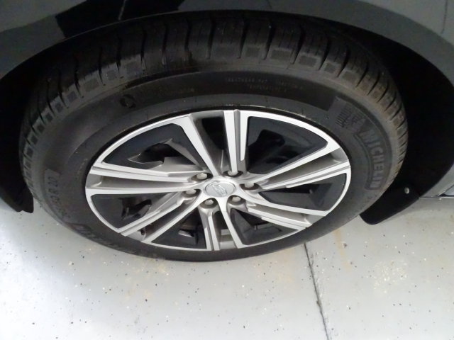 Certified 2024 Cadillac Lyriq Luxury w/ LPO, Floor Liner Package AWD/4WD image 24