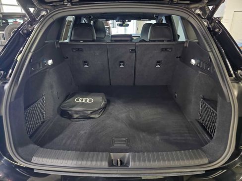 Used 2025 Audi SQ6 e-tron Prestige AWD/4WD image 16