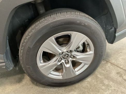 Used 2025 Toyota RAV4 XLE AWD/4WD image 9