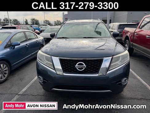 Used 2015 Nissan Pathfinder SV w/ Trailer Tow Package FWD image 2