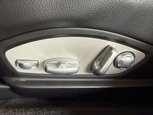 Used 2016 Porsche Panamera image 13