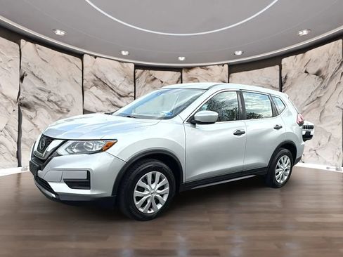 Used 2019 Nissan Rogue S image 1