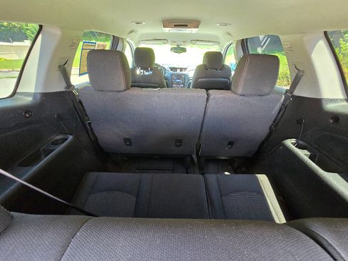 Used 2017 Chevrolet Traverse LT w/ Traveler's Package FWD image 20