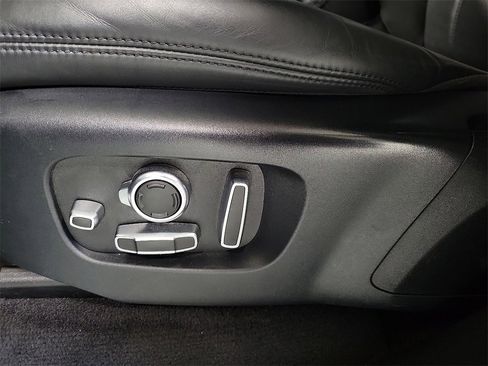 Used 2018 Land Rover Range Rover Sport HSE Dynamic image 15