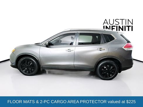 Used 2016 Nissan Rogue S w/ Appearance Package FWD image 4