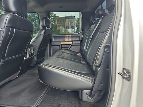 Used 2018 Ford F150 Lariat w/ Equipment Group 502A Luxury AWD/4WD image 18