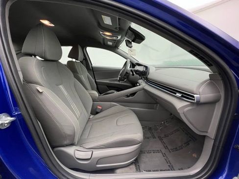 Used 2024 Hyundai Elantra SEL image 29