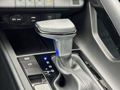 Certified 2025 Hyundai Elantra SEL image 23