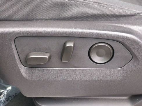 Used 2024 Chevrolet Silverado 1500 LT image 12