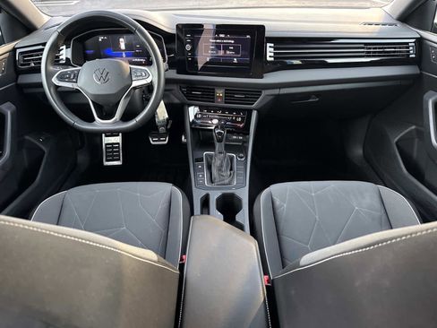 Certified 2025 Volkswagen Jetta Sport image 14