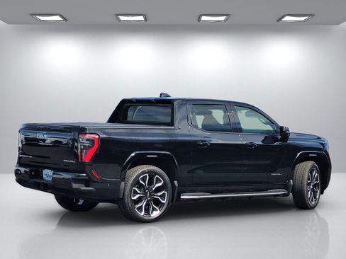 Used 2025 GMC Sierra EV Denali AWD/4WD image 4