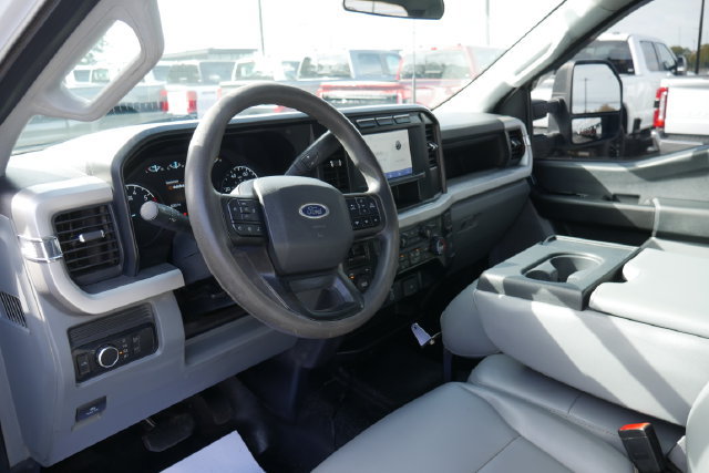 Used 2023 Ford F250 XL w/ F-250 >10K GVWR Package AWD/4WD image 14