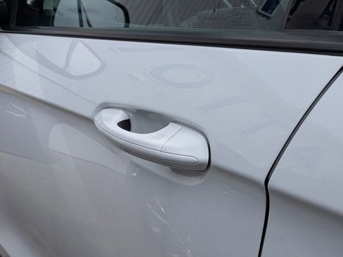 Certified 2022 Ford Edge SE w/ Black Appearance Package AWD/4WD image 13