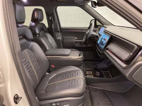 Used 2022 Rivian R1T Launch Edition image 30