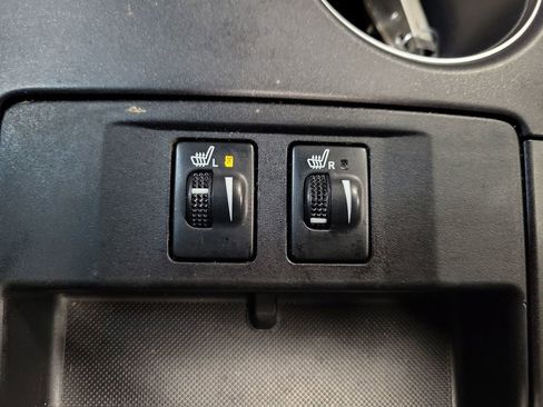 Used 2017 Toyota Camry XLE FWD image 16