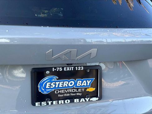 Used 2022 Kia Sorento EX w/ Panoramic Sunroof Package image 8