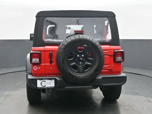 Used 2024 Jeep Wrangler Sport image 5