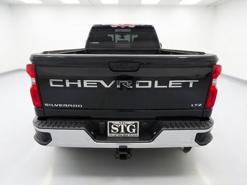 Used 2021 Chevrolet Silverado 2500 LTZ w/ LTZ Premium Package AWD/4WD image 5