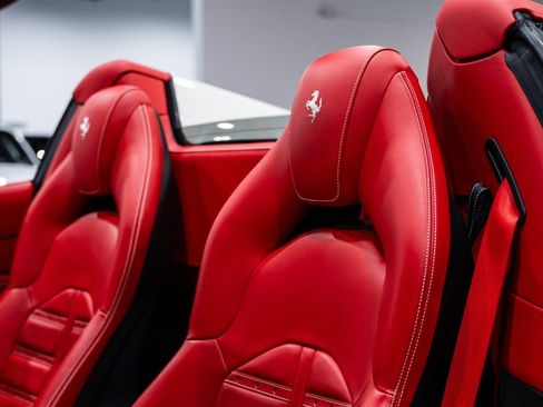 Used 2018 Ferrari 488 Spider image 25