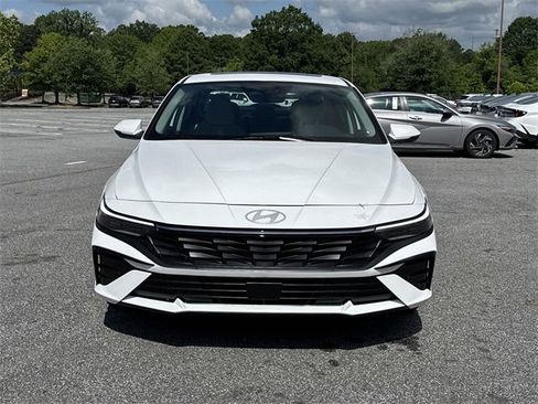 New 2025 Hyundai Elantra Limited image 2