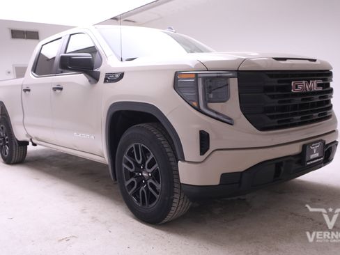 New 2026 GMC Sierra 1500 Pro w/ Graphite Edition image 7