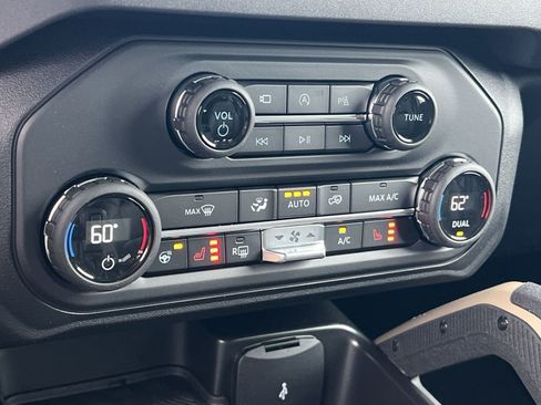 New 2026 Ford Bronco Badlands AWD/4WD image 21