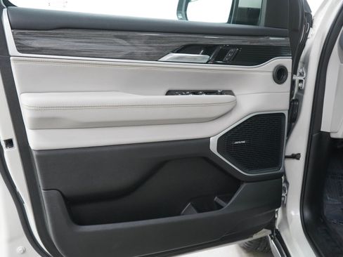 Used 2022 Jeep Wagoneer Series II AWD/4WD image 20