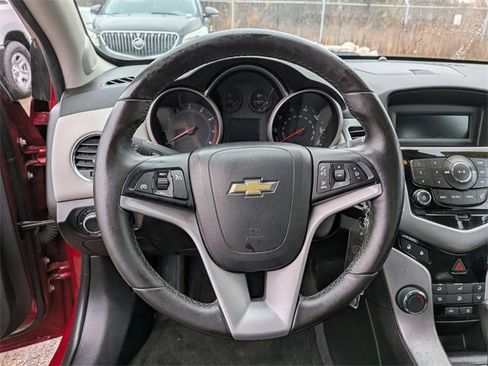 Used 2014 Chevrolet Cruze LT image 17