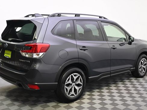 Used 2022 Subaru Forester Premium AWD/4WD image 7