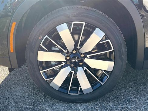 New 2025 Mitsubishi Outlander SE image 12