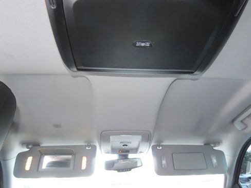 Used 2017 Cadillac Escalade ESV 2WD image 26