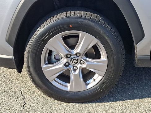 Certified 2025 Toyota RAV4 XLE AWD/4WD image 10