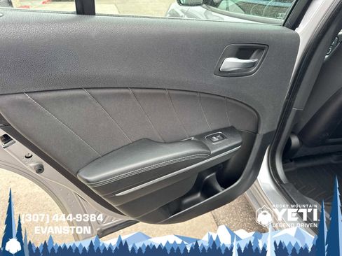 Used 2016 Dodge Charger SXT image 19